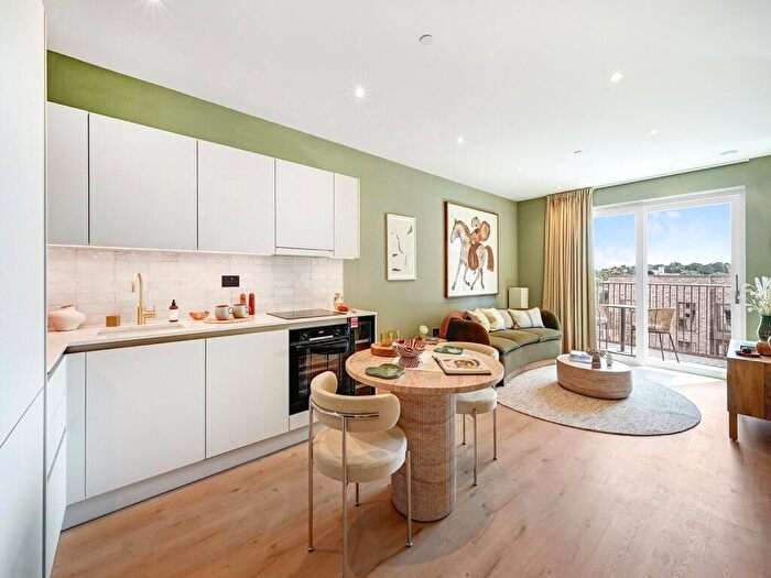 Studio To Rent In The Draper, Caversham Rd, NW9