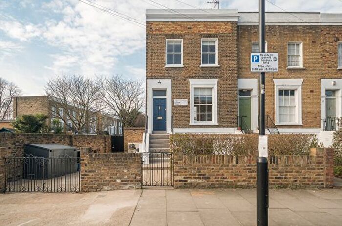 2 Bedroom Maisonette To Rent In Ufton Road, London, N1