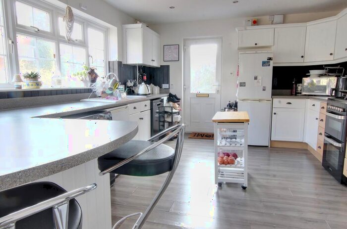 4 Bedroom Detached House For Sale In Amberslade Walk, Dibden Purlieu, SO45