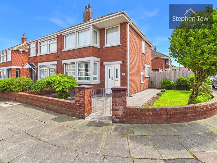 3 Bedroom Semi-Detached House For Sale In Helens Close, Blackpool, FY4