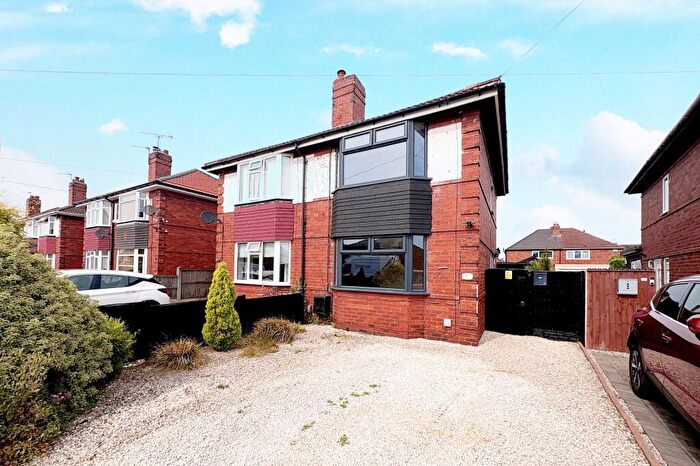 2 Bedroom House To Rent In Masefield Road, Doncaster, DN2