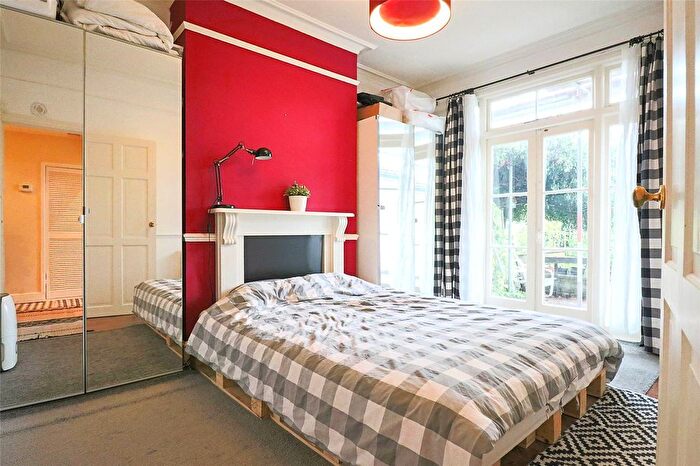 1 Bedroom Flat To Rent In Raymond Avenue, London, W13