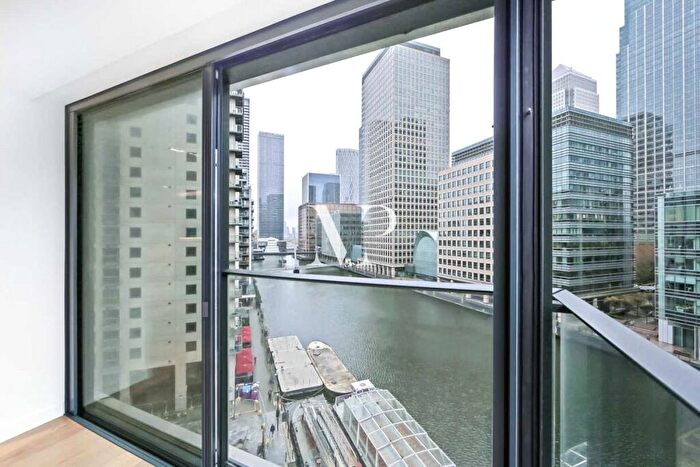 2 Bedroom Apartment To Rent In Hampton Tower, Marsh Wall, London, E14
