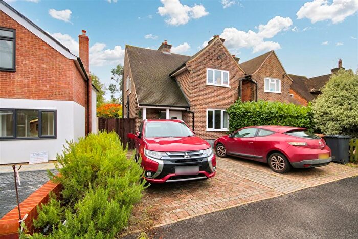 3 Bedroom Detached House To Rent In Beckingham Road, Guildford, GU2