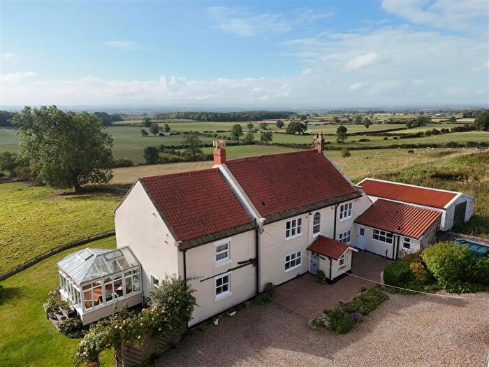 4 Bedroom Detached House For Sale In Houghton-Le-Side, Darlington, DL2