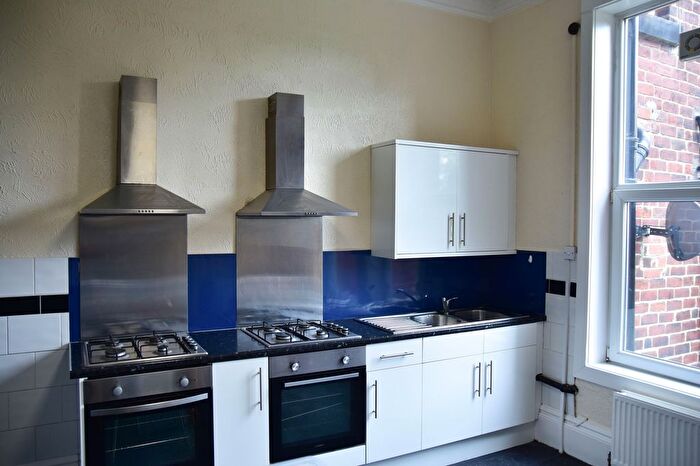 7 Bedroom Semi-Detached House To Rent In Richmond Road, Leeds, LS6