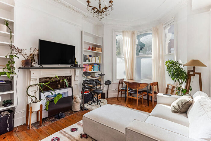 1 Bedroom Flat For Sale In Calabria Road, London, N5