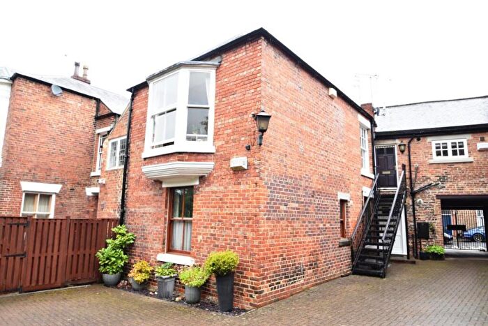 1 Bedroom Flat To Rent In Hallgarth Street, Durham, DH1
