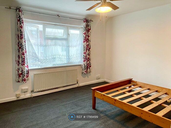 2 Bedroom Semi-Detached House To Rent In Hunters Hall Road, Dagenham, RM10