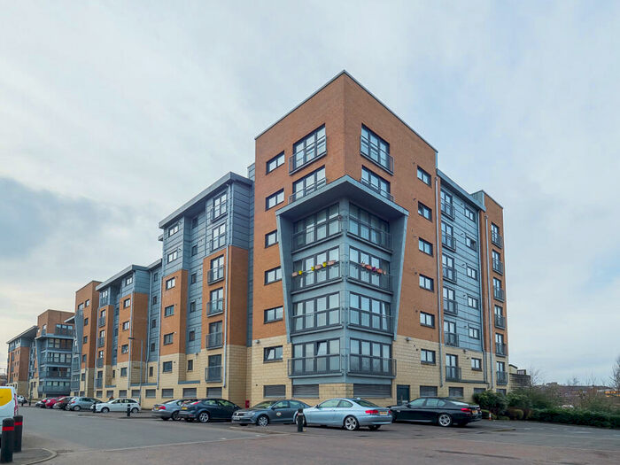 2 Bedroom Flat To Rent In Barrland Street, Pollockshaws, G41