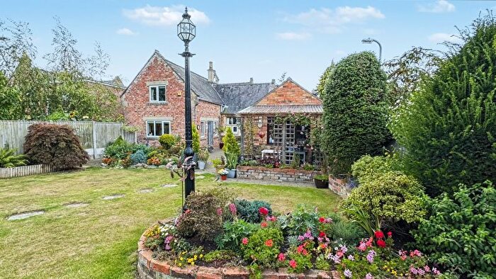 5 Bedroom Property For Sale In Martin Road, Timberland, Lincoln, LN4