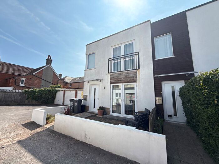 1 Bedroom End Of Terrace House To Rent In Stourfield Road, Bournemouth, BH5