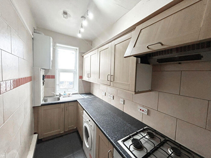 3 Bedroom Apartment To Rent In Pinner Road, Harrow, HA2