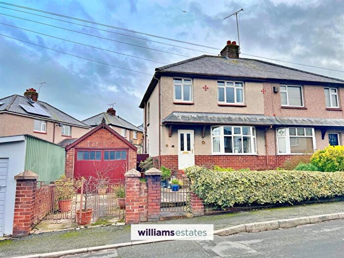 3 Bedroom Semi-Detached House For Sale In Llewelyns Estate, Denbigh, LL16