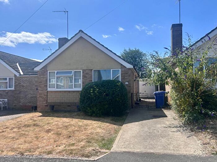 2 Bedroom Detached Bungalow For Sale In Kingston Close, Middleton Cheney, OX17