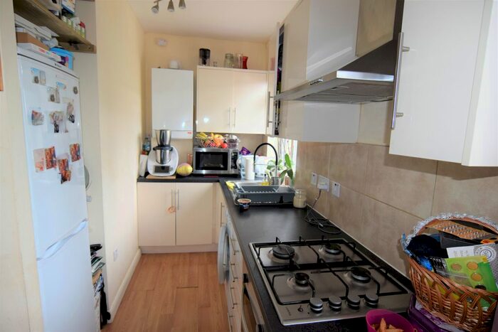 2 Bedroom Flat To Rent In Hill Rise, Greenford, Middlesex, UB6