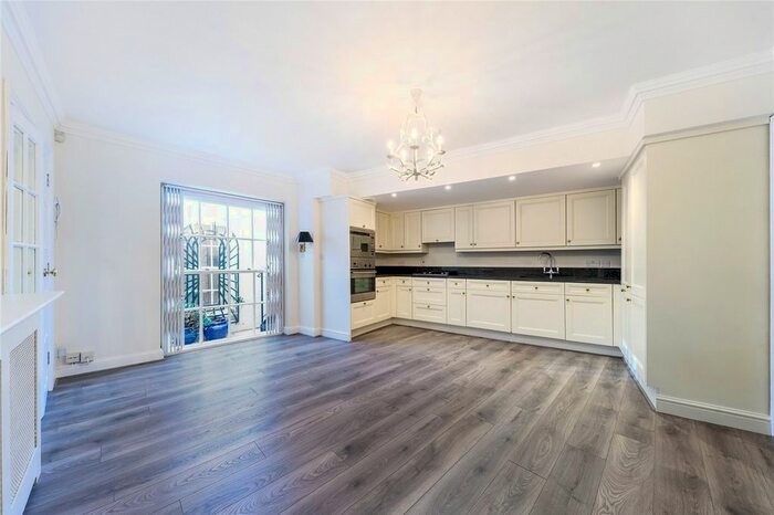 3 Bedroom Terraced House To Rent In Bourne Street, Belgravia, London, SW1W