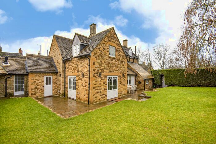 4 Bedroom Detached House To Rent In Kingham, Chipping Norton, OX7