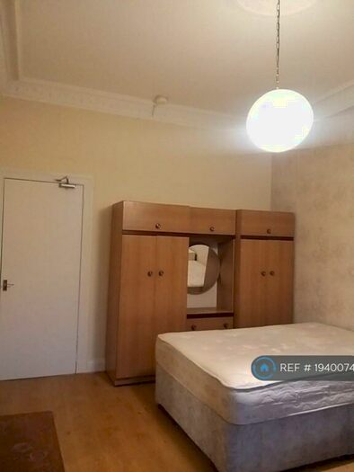 3 Bedroom Flat To Rent In Hyndland Street, Glasgow, G11