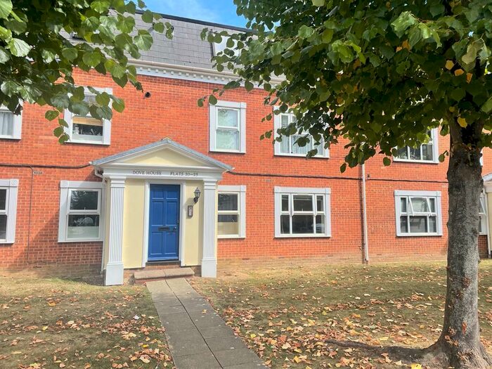 2 Bedroom Apartment To Rent In Dove House, Watermead, HP19
