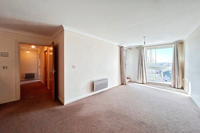 2 Bedroom Flat To Rent In Alencon Link, Basingstoke, RG21