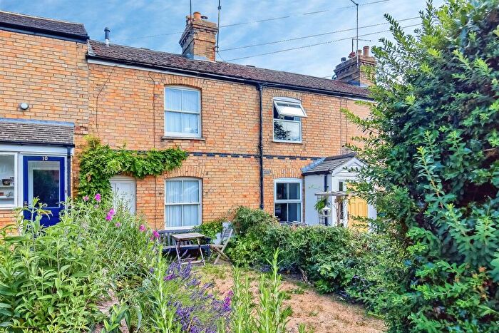 2 Bedroom Character Property For Sale In New Street, Stamford, PE9