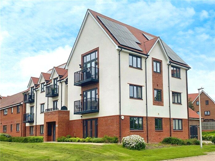 2 Bedroom Apartment For Sale In Glover Crescent, Arborfield Green, Reading, RG2