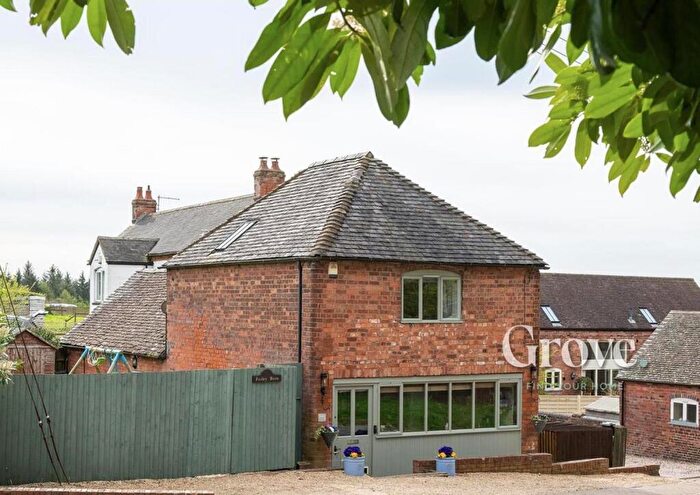 3 Bedroom Link Detached House For Sale In Farley Lane, Romsley, B62