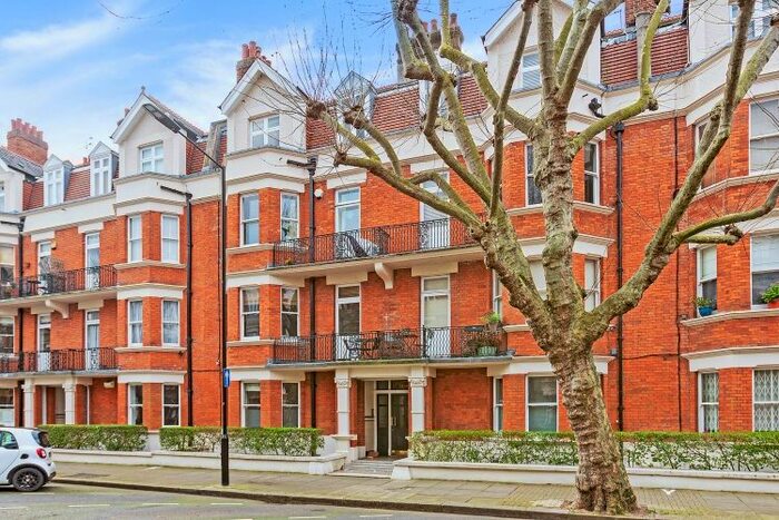 3 Bedroom Flat To Rent In Castellain Road, London, W9