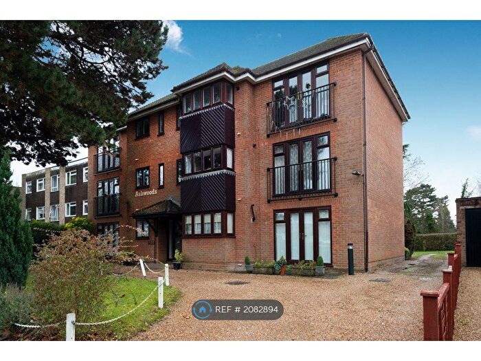 2 Bedroom Flat To Rent In Ashwood Houses, Hatch End, Pinner, HA5