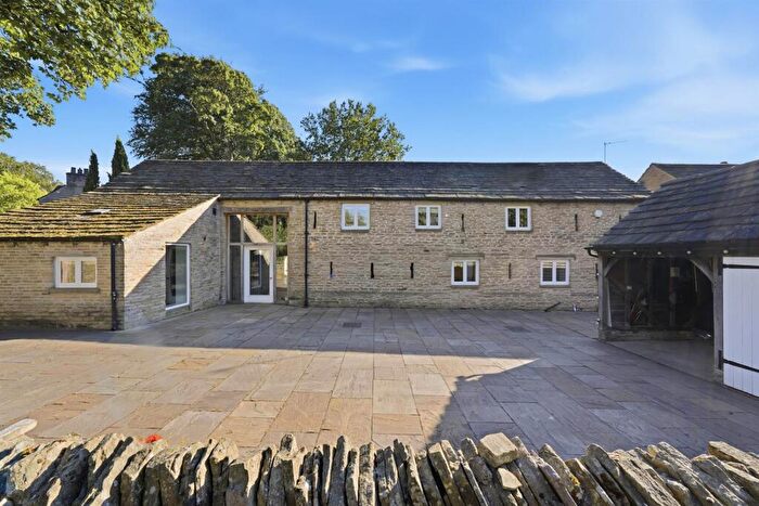 4 Bedroom Barn Conversion For Sale In Manchester Road, Macclesfield, SK10
