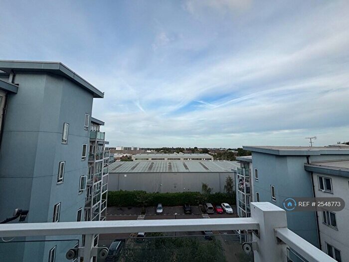 2 Bedroom Flat To Rent In Foundry Court, Slough, SL2