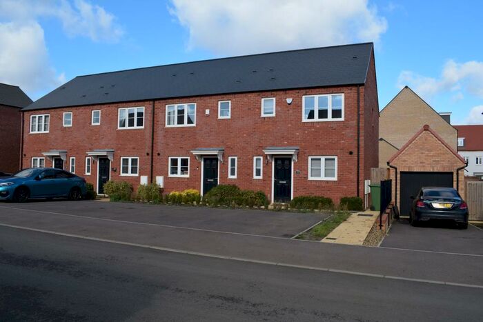 3 Bedroom Terraced House To Rent In Lamport Way, Wellingborough, NN8