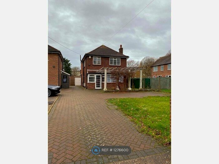 4 Bedroom Detached House To Rent In Old Ruislip Road, Northolt UB5
