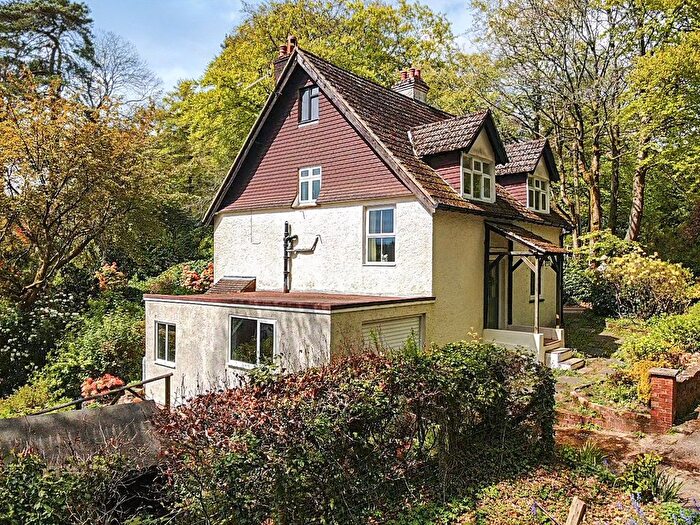 3 Bedroom Detached House For Sale In Grayshott, Hindhead, Hampshire, GU26