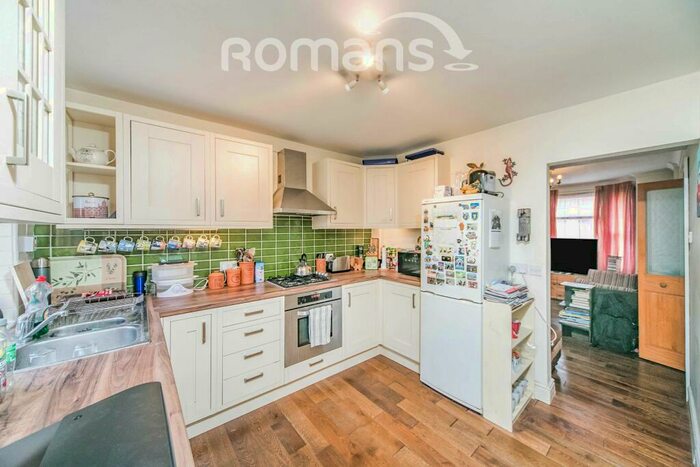 3 Bedroom Terraced House To Rent In Henry Street, Reading, RG1