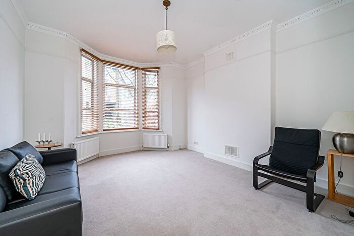 2 Bedroom Flat For Sale In Croxley Road, London, W9