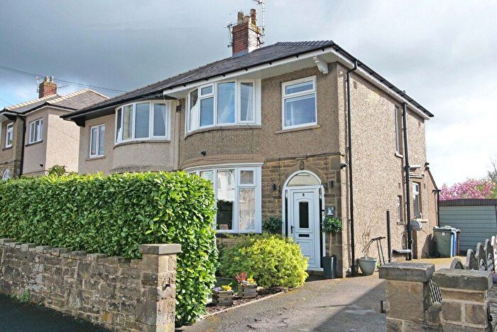 3 Bedroom Semi Detached House For Sale In Regent Avenue, Skipton, BD23