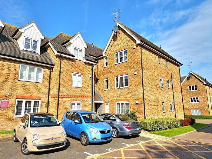 2 Bedroom Flat To Rent In Wherry Close, Margate, CT9