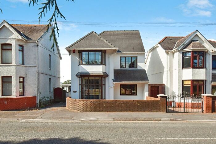4 Bedroom Detached House For Sale In Tirydail Lane, Ammanford, Carmarthenshire, SA18