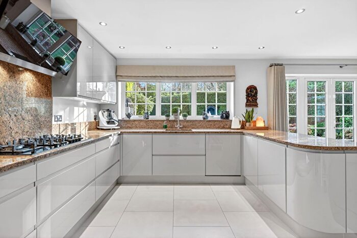 4 Bedroom Detached House For Sale In Georges Mead, Elstree, WD6