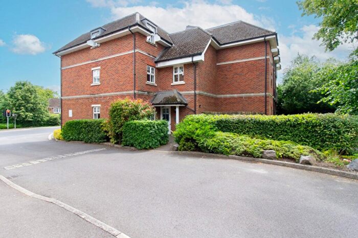 3 Bedroom Apartment To Rent In Bramshott Place, Fleet, GU51