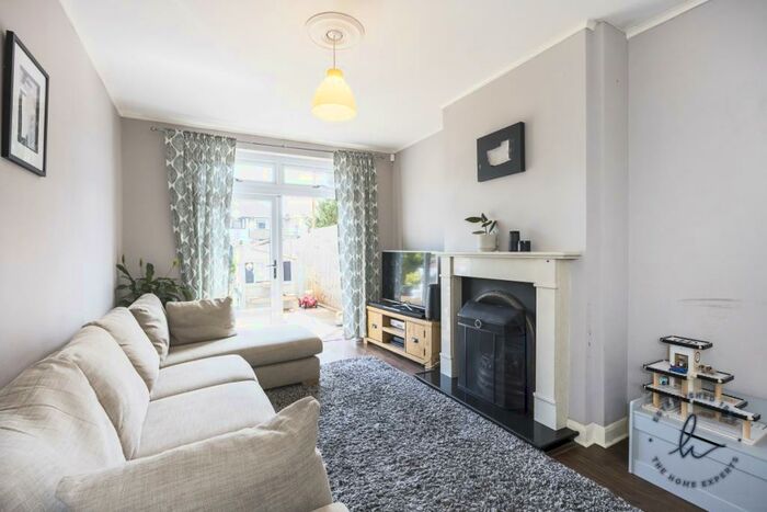 4 Bedroom House To Rent In Broad Walk London, SE3