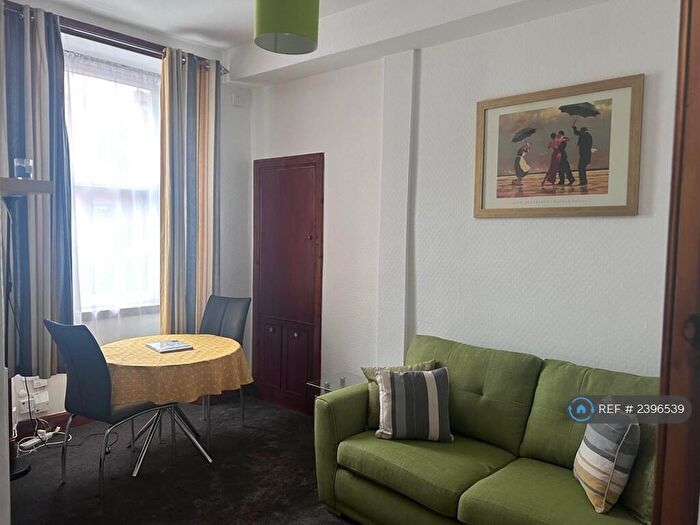 1 Bedroom Flat To Rent In Bryson Road, Edinburgh, EH11