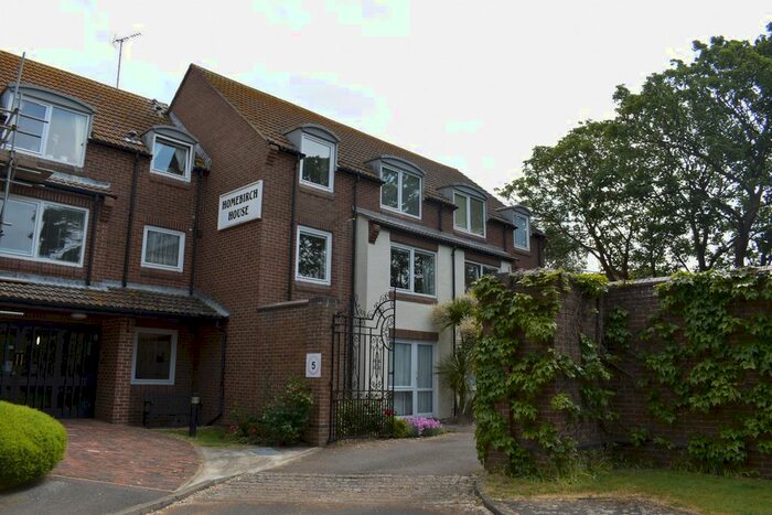 1 Bedroom Flat To Rent In Homebirch House, Hunting Gate, CT7