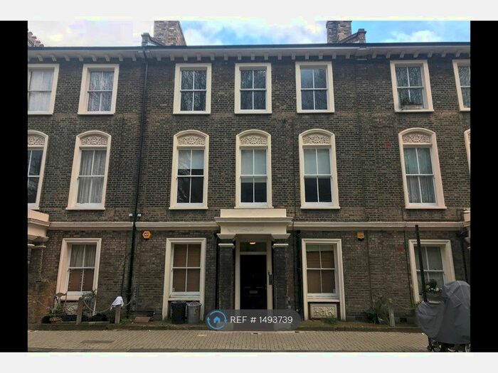 2 Bedroom Flat To Rent In St Philip Street, London, SW8