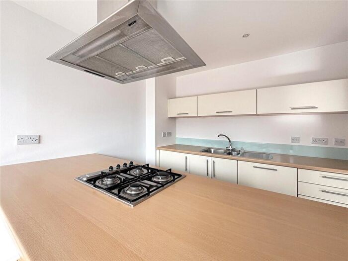 1 Bedroom Flat To Rent In Follett Street, London, E14