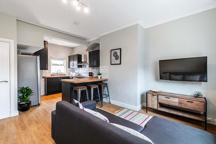 5 Bedroom House To Rent In Granby View, Leeds, LS6