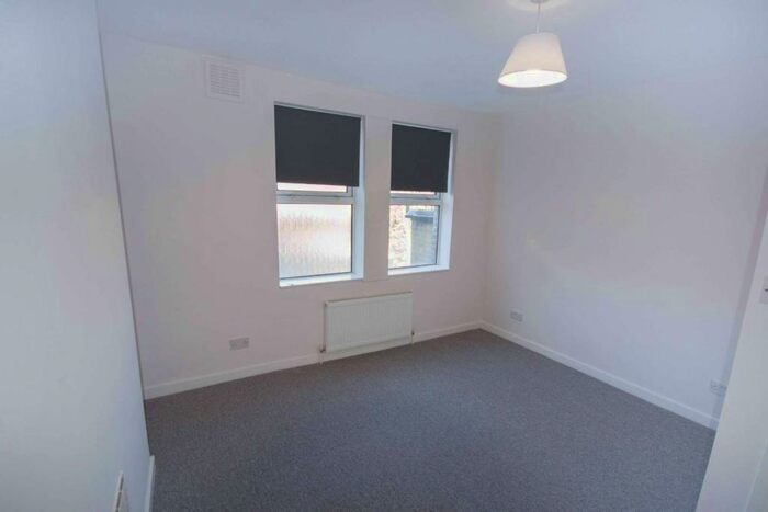 2 Bedroom Flat To Rent In Camberwell Church Street, Camberwell, London, SE5