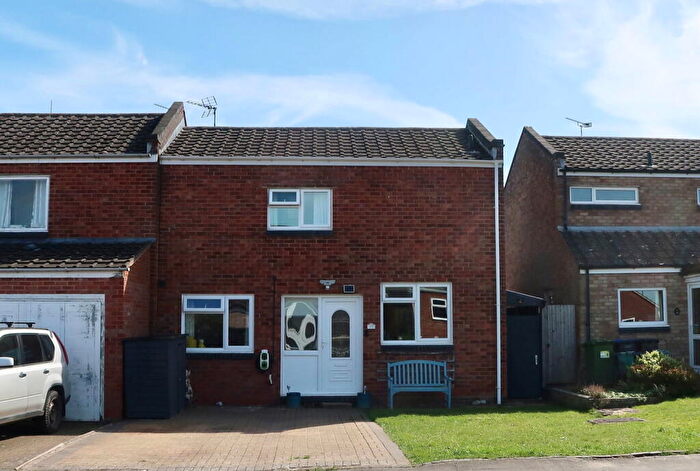 4 Bedroom Semi-Detached House For Sale In Cherry Lane, Hampton Magna, Warwick, CV35